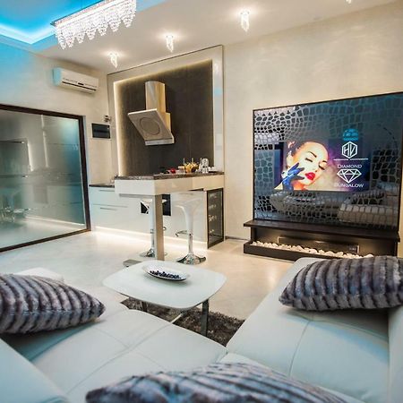 H & V Residence - Diamond Bungalow Apartment Арад Экстерьер фото